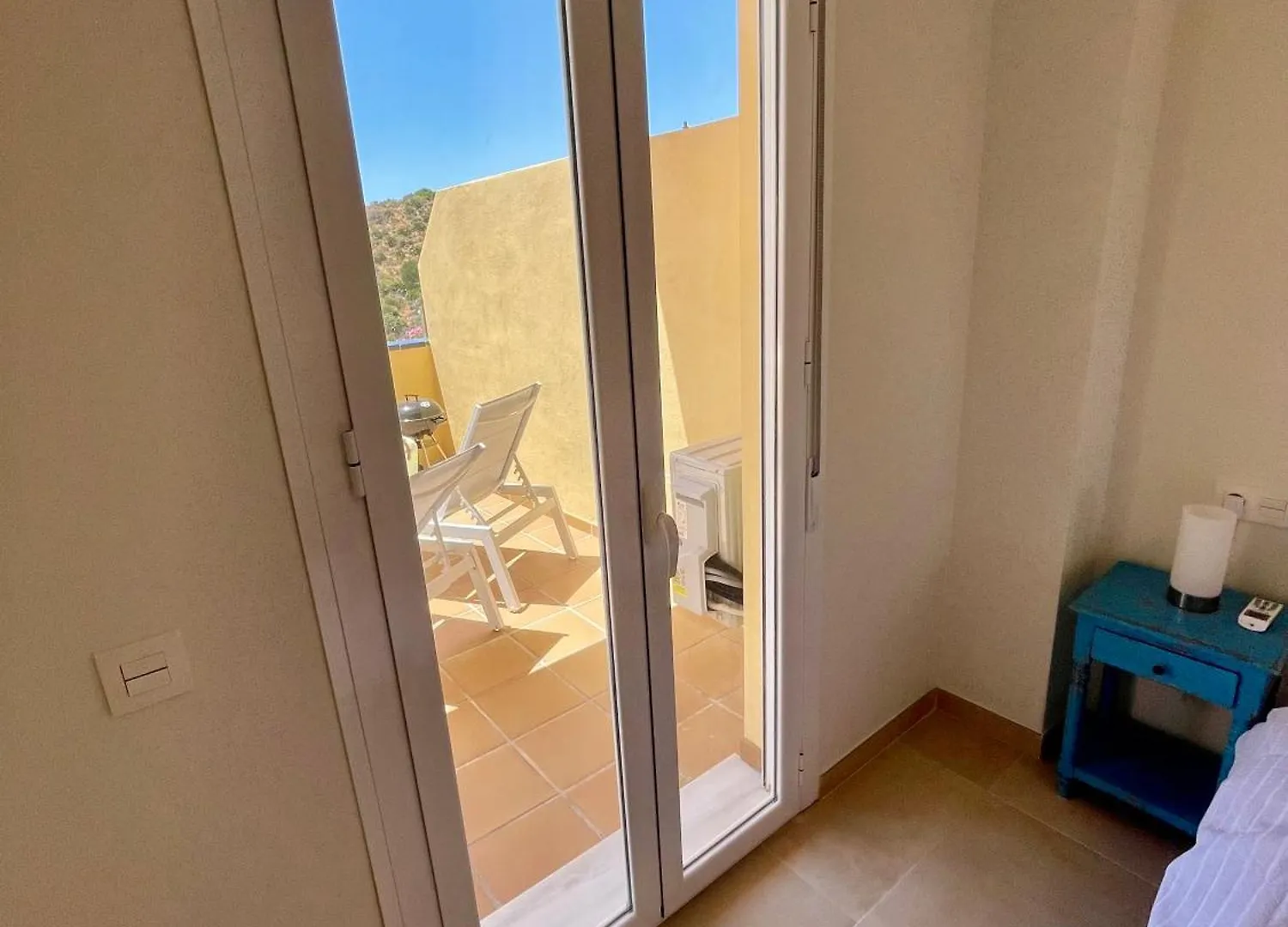 3New 2 Bed 2 Bath Apartment With Community Pool And Local Beach Mijas